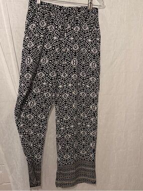 Love ❤️ Wish L Rayon Black & White Wide Leg Printed Pants with Elastic Waist